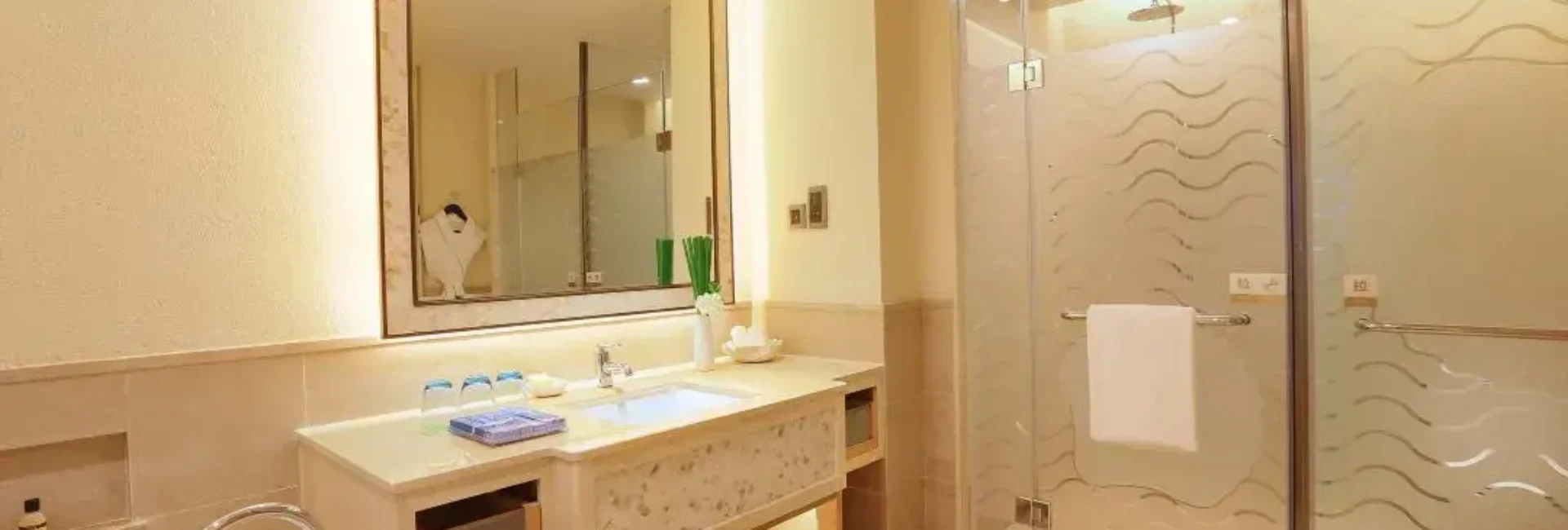 Flamingo Bayview Room-Twin Bed