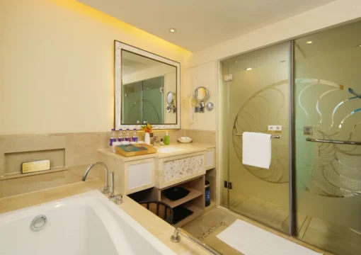 Castle Garden Room-King Bed